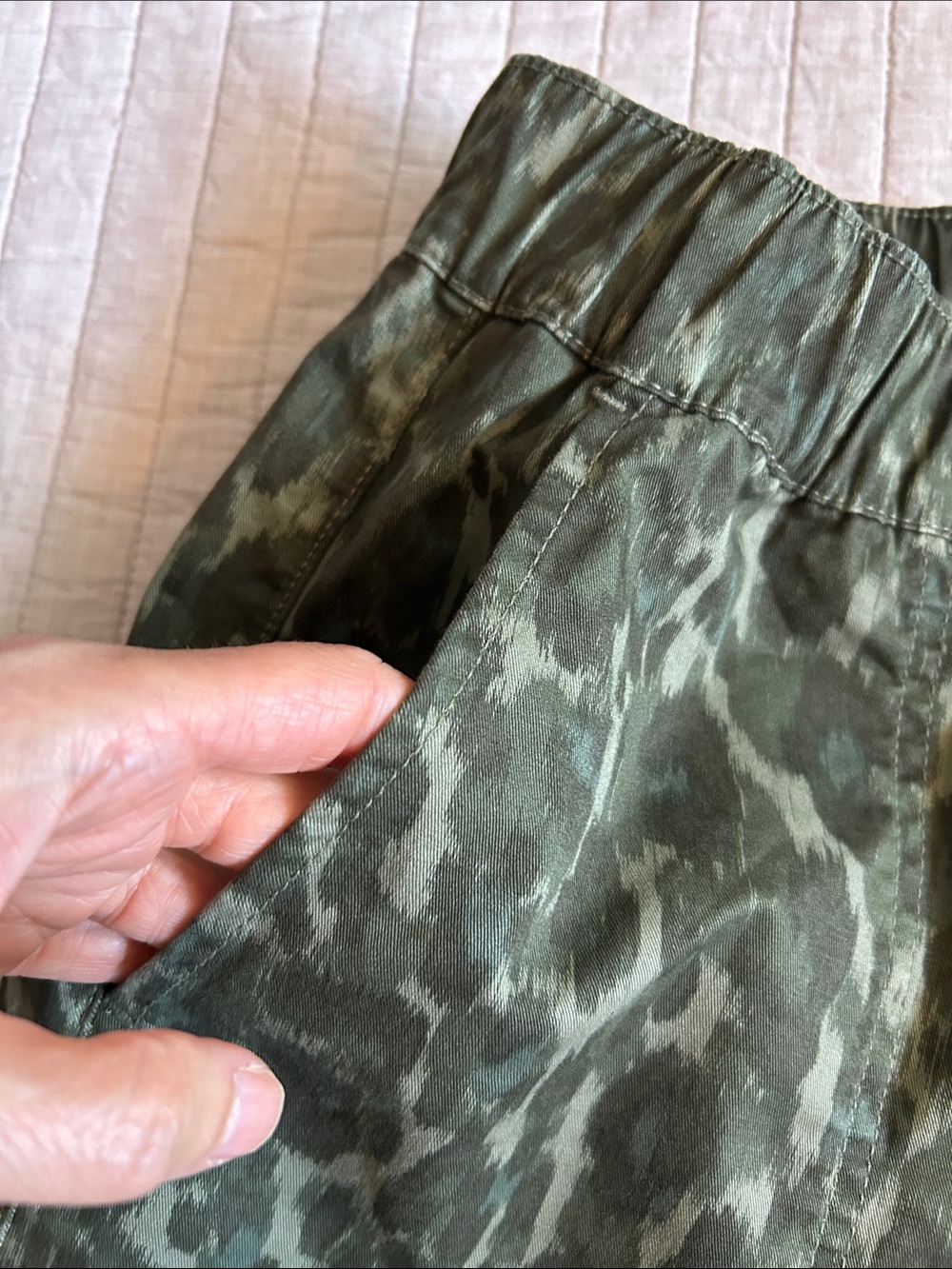Gap green leopard print khaki cotton, easy wide leg pants XS - Picture 9 of 13